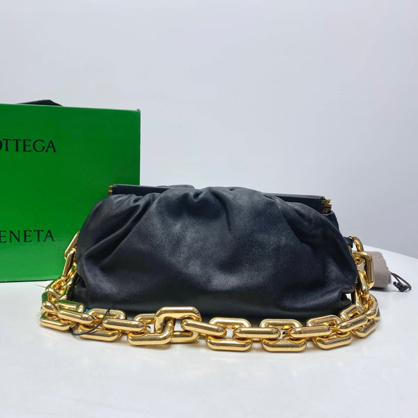 【TikTok Livestream】Bottega Veneta/BV Chain Pouch Black