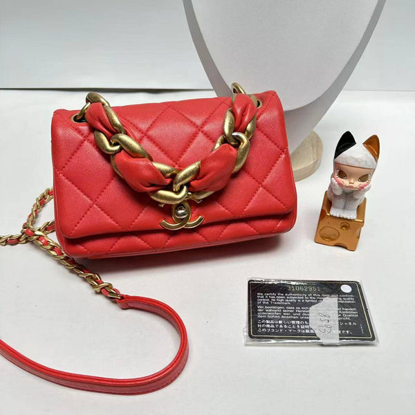 Chanel/CC Lambskin Chain Is More Red