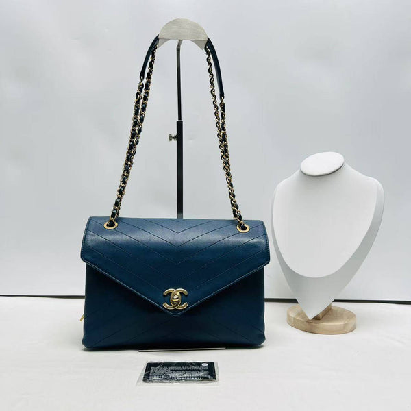 Chanel/CC Calfskin Chevron Stitched Medium Envelope Flap Blue