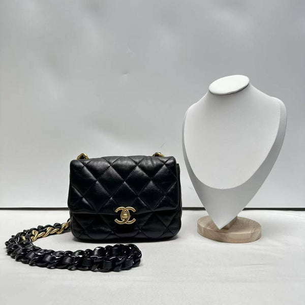 Chanel/CC Lambskin Mini Quilted Lacquered Chain Flap Black CPU0108
