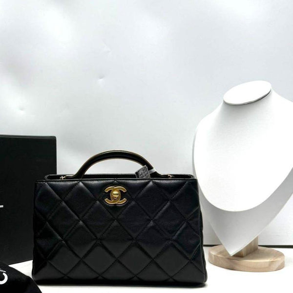 Chanel/CC Diamond Quilted Lady Handle Clutch Black CPU0522