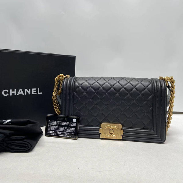 Chanel/CC Le Boy Medium Flap Quilted Chain Black