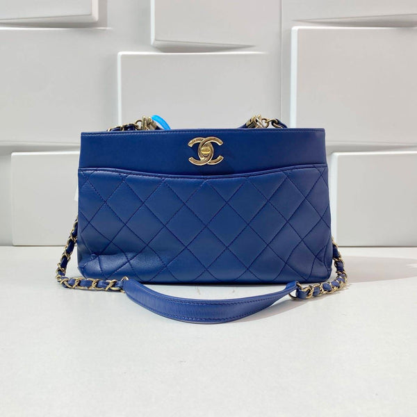 Chanel/CC Carry Chic Top Handle Chain Blue CPU0612