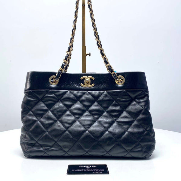 Chanel/CC Soft Elegance Large Quilted Black CPU0403