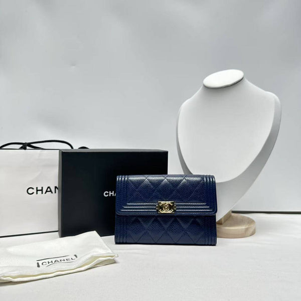 Chanel/CC Le Boy Medium Trifold Quilted Boy Flap Navy CPU0201