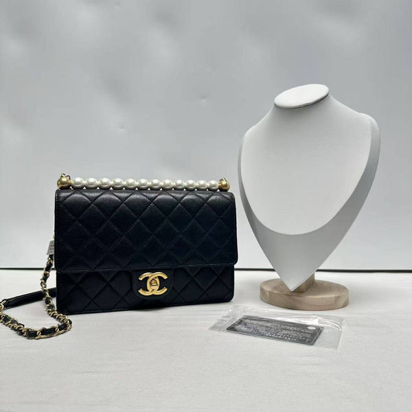 Chanel/CC Chic Pearls Small Quilted Flap Black CPU0416